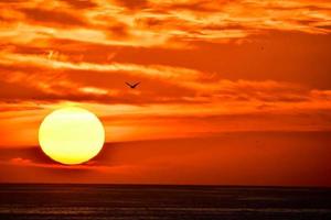 tramonto sul mare foto