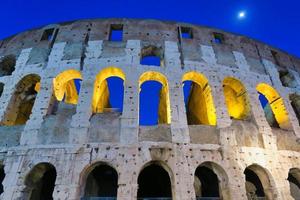 Colosseo di notte foto