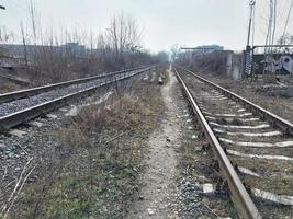 kiev, Ucraina - marzo 11, 2023 ferrovia collocato nel il industriale zona di il città foto