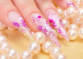 manicure con fresco rosa chiodo arte foto