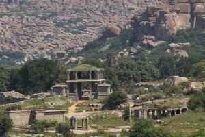 rovine a Hampi quale era il capitale di il vijayanagar impero. foto