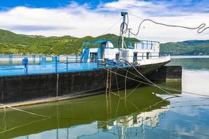 nave alla gola del Danubio a Djerdap sul confine serbo-rumeno foto