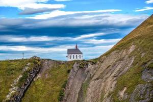 un' cappella quello sta su un' montagna foto