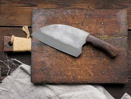 di legno taglio tavola e coltello foto
