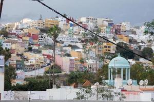 Lavorando classe Quartiere nel il città di las palmas de guarnire canarias foto