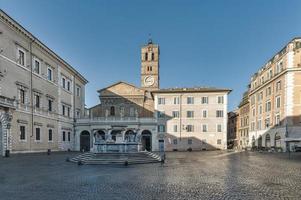 piazza di Santa maria nel trastevere Roma foto