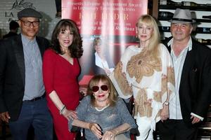 los angeles giu 9 clinton h wallace kate linder spugna moore lee benton Harrison tenuto a il riparo azzurro webfest tv onori kate linder a la bella ristorante su giugno 9 2022 nel glendale circa foto