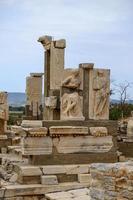 antico statua nel il città di efeso, tacchino foto