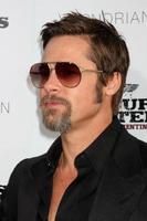 Brad pitt in arrivo a il los angeles prima di senza gloria bastardi a grauman Cinese Teatro nel los angeles circa su agosto 10 2009 2009 foto