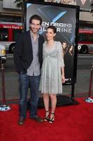 david benioff moglie amanda pipì in arrivo a il xmen origini ghiottone selezione a grauman Cinese Teatro nel los angeles circa su aprile 28 20092009 foto