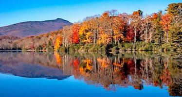 julian prezzo lago e nonno montagna autunno stagione foto