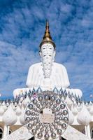 cinque buddha a wat Phra thad pha figlio Kaew tempio foto