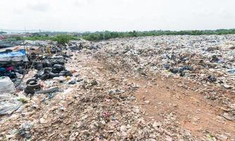 spazzatura nel comunale discarica per domestico rifiuto foto
