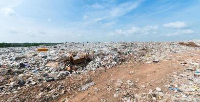 spazzatura nel comunale discarica per domestico rifiuto foto