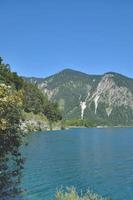 lago Plansee vicino per reutte,tirolo,austria foto