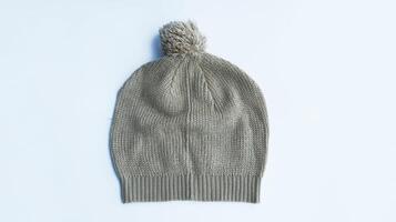 carino a maglia Marrone tortora bambino cappello isolato su bianca, caldo bambino testa copertina Accessori. foto