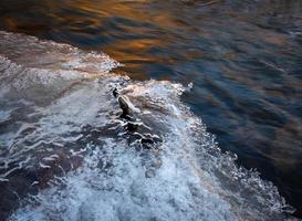 primo piano del fiume ghiacciato foto