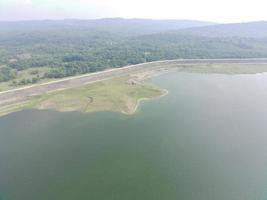 aereo Visualizza di waduk jatiluhur nel il mattina. foto