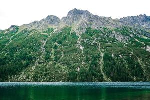 lago alpino in estate foto