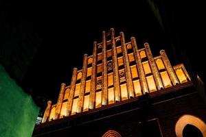 zona turistica della città vecchia di notte warshawa foto