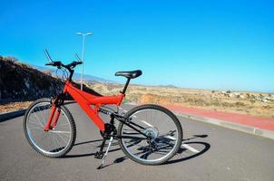 rosso montagna bicicletta foto