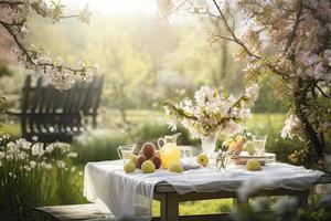 primavera tavolo con alberi nel fioritura e sfocato soleggiato giardino nel sfondo foto