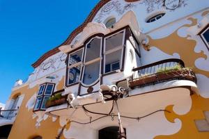 modernista Casa può nero nel il cittadina di sant giovanna despi nel il Provincia di Barcellona, molto vicino per il città di barcellona. foto