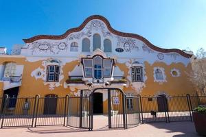 modernista Casa può nero nel il cittadina di sant giovanna despi nel il Provincia di Barcellona, molto vicino per il città di barcellona. foto