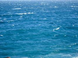 onde nel il oceano foto