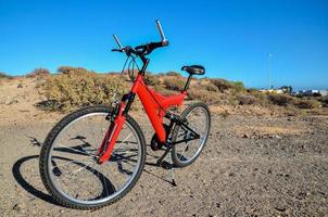 rosso montagna bicicletta foto