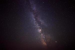 Visualizza di latteo modo galassia nel notte cielo foto
