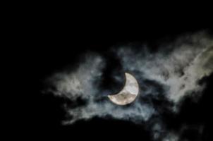 Luna su buio sfondo foto