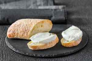 panini con ciabatta e mozzarella foto