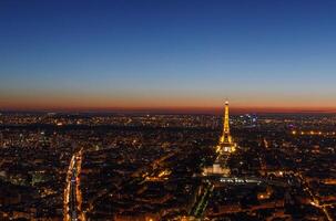 Visualizza su centro di Parigi a notte, Francia foto