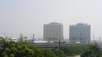 Due grande edifici costruito nel noida foto