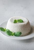 ricotta - formaggio di siero di latte italiano foto