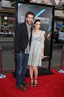 david benioff moglie amanda pipì in arrivo a il xmen origini ghiottone selezione a grauman Cinese Teatro nel los angeles circa su aprile 28 20092009 foto