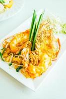 pad thai noodles foto