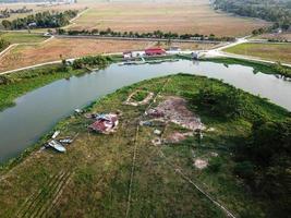 Kampung tero villaggio accanto sungai perai foto