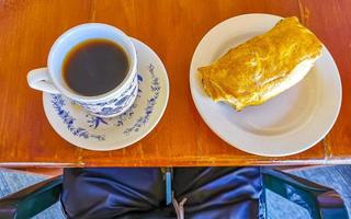 tipico messicano piatti empanadas tamales rollos con caffè oaxaca Messico. foto