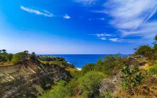 bellissimo rocce scogliere Visualizza onde a spiaggia puerto escondido Messico. foto