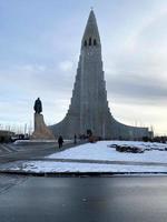 un' Visualizza di un' Chiesa nel Reykjavik nel Islanda foto