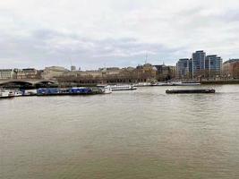 una vista del fiume Tamigi a Londra foto