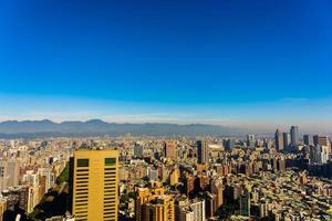 vista della città di taipei a taiwan foto