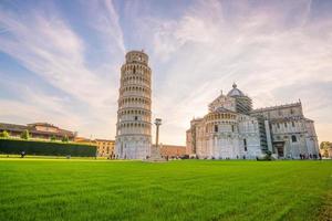 duomo di pisa e torre pendente foto