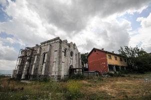 ruderi di edifici abbandonati foto