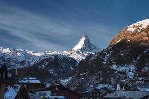 panoramico Alba o tramonto Visualizza di Cervino - uno di il maggior parte famoso e iconico svizzero montagne, Zermatt, Vallese, Svizzera foto