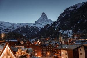 panoramico Alba o tramonto Visualizza di Cervino - uno di il maggior parte famoso e iconico svizzero montagne, Zermatt, Vallese, Svizzera foto