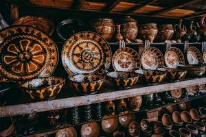 fatto a mano ceramica è un' prezioso culturale caratteristica nel il popolare case su hathpace nel kashgar foto