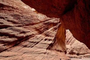 il misterioso mille dollari canyon di tianshan montagne foto